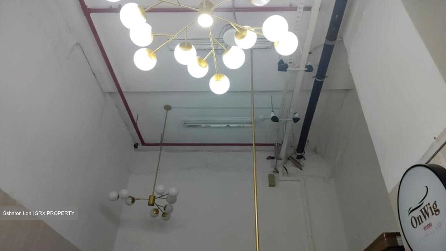 Burlington Square (D7), Retail #504329581